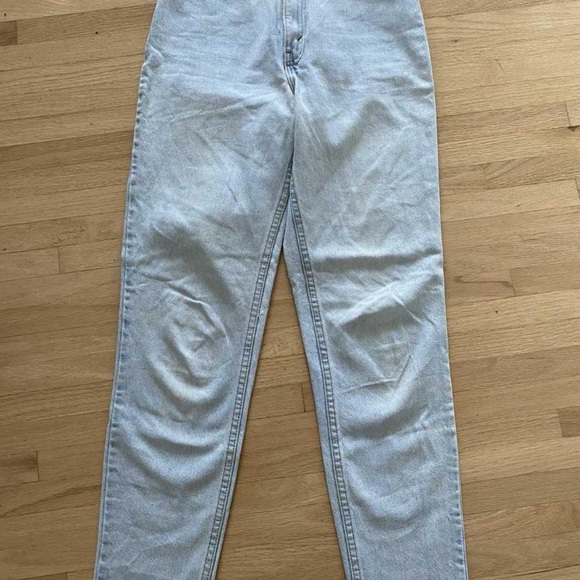 Levi's Light Blue Jeans - Picture 2 of 3